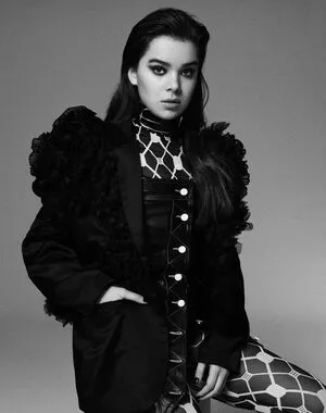 Hailee Steinfeld OnlyFans Leaked Free Thumbnail Picture - #6jKpVM8yL4