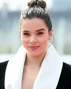 Hailee Steinfeld OnlyFans Leaked Free Thumbnail Picture - #9sg6bSnFU3