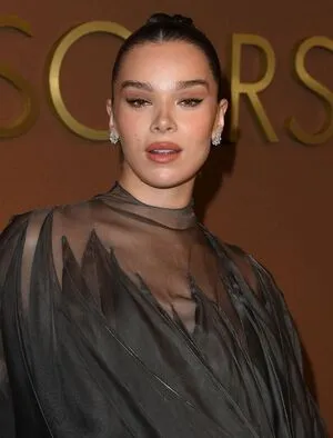 Hailee Steinfeld OnlyFans Leaked Free Thumbnail Picture - #9wlgWQ5wTi