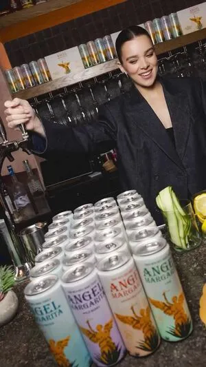 Hailee Steinfeld OnlyFans Leaked Free Thumbnail Picture - #Dd9Psu4Hzd