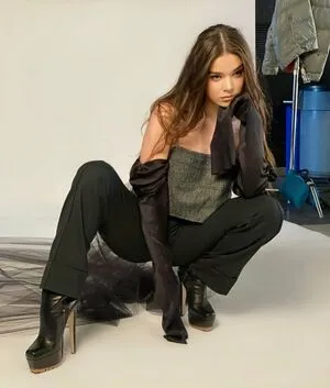 Hailee Steinfeld OnlyFans Leaked Free Thumbnail Picture - #EXE3jpwBRu