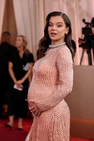 Hailee Steinfeld OnlyFans Leaked Free Thumbnail Picture - #Fhl3KKbod0