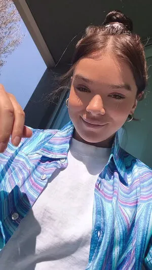 Hailee Steinfeld OnlyFans Leaked Free Thumbnail Picture - #Hj3ajoELIv