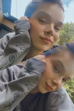 Hailee Steinfeld OnlyFans Leaked Free Thumbnail Picture - #KFc0ZokW2v