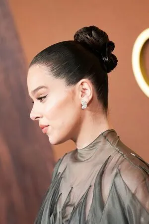 Hailee Steinfeld OnlyFans Leaked Free Thumbnail Picture - #MV2O2XryMW