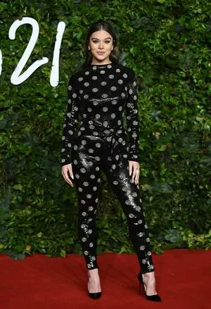 Hailee Steinfeld OnlyFans Leaked Free Thumbnail Picture - #T6BoFXZOmx