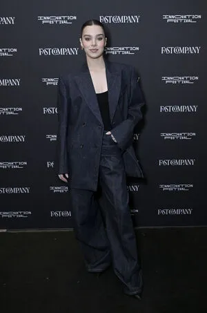 Hailee Steinfeld OnlyFans Leaked Free Thumbnail Picture - #VNg9e4cqMU