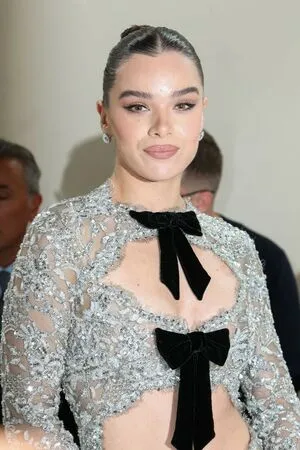 Hailee Steinfeld OnlyFans Leaked Free Thumbnail Picture - #VSPfhYT1Qf