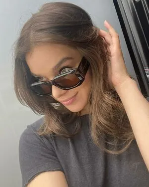 Hailee Steinfeld OnlyFans Leaked Free Thumbnail Picture - #WdSpi1IBg8