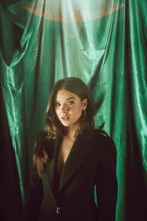 Hailee Steinfeld OnlyFans Leaked Free Thumbnail Picture - #Wn4rUXObTG
