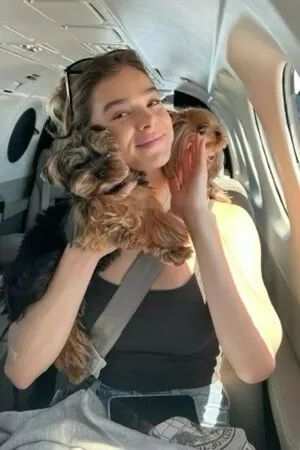 Hailee Steinfeld OnlyFans Leaked Free Thumbnail Picture - #ZEStBN0jYE