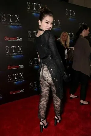 Hailee Steinfeld OnlyFans Leaked Free Thumbnail Picture - #aDCUBlPLR9