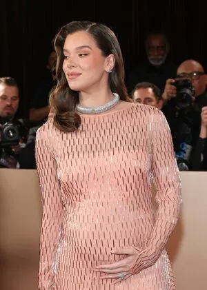 Hailee Steinfeld OnlyFans Leaked Free Thumbnail Picture - #bI9OY8UrDd