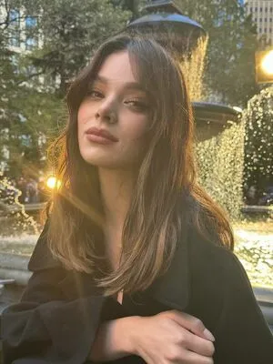 Hailee Steinfeld OnlyFans Leaked Free Thumbnail Picture - #cBs7J7msKd