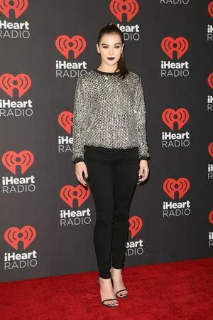 Hailee Steinfeld OnlyFans Leaked Free Thumbnail Picture - #fcsioDhEx9