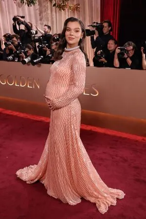 Hailee Steinfeld OnlyFans Leaked Free Thumbnail Picture - #fm1yRTK7DH