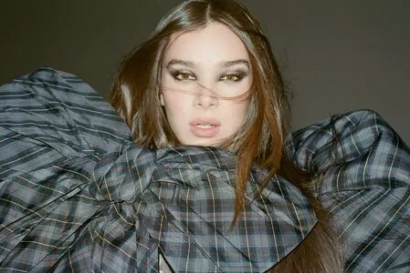 Hailee Steinfeld OnlyFans Leaked Free Thumbnail Picture - #m7qInMNplc
