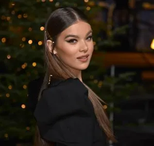 Hailee Steinfeld OnlyFans Leaked Free Thumbnail Picture - #mIZSaRk6O5