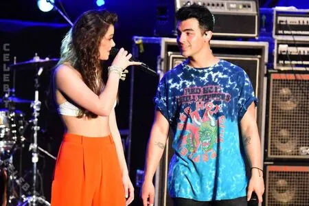 Hailee Steinfeld OnlyFans Leaked Free Thumbnail Picture - #mJ46TlVMJg