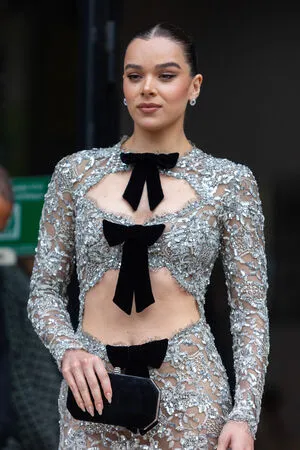 Hailee Steinfeld OnlyFans Leaked Free Thumbnail Picture - #mxzGBwW4rv