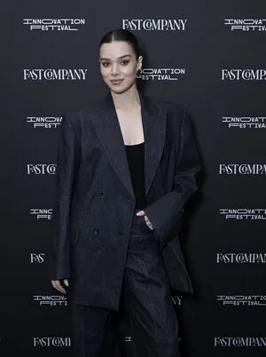 Hailee Steinfeld OnlyFans Leaked Free Thumbnail Picture - #nV3i5S1Mi2