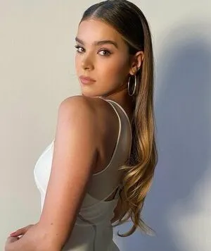 Hailee Steinfeld OnlyFans Leaked Free Thumbnail Picture - #oSJcglFkph