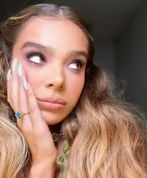 Hailee Steinfeld OnlyFans Leaked Free Thumbnail Picture - #ojXQhB3ARO