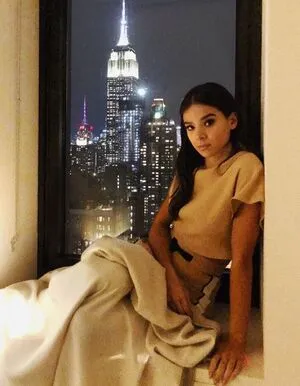 Hailee Steinfeld OnlyFans Leaked Free Thumbnail Picture - #onY0gRH4PQ