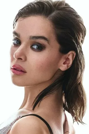 Hailee Steinfeld OnlyFans Leaked Free Thumbnail Picture - #pwTbQ67egL