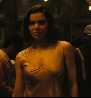 Hailee Steinfeld OnlyFans Leaked Free Thumbnail Picture - #sMGlbDYYxP