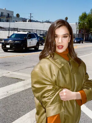 Hailee Steinfeld OnlyFans Leaked Free Thumbnail Picture - #uCDfwtYEDE