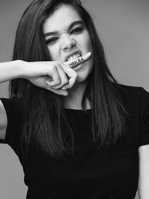 Hailee Steinfeld OnlyFans Leaked Free Thumbnail Picture - #uZQUR6YNbl