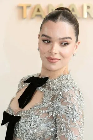 Hailee Steinfeld OnlyFans Leaked Free Thumbnail Picture - #y3gKm5a7j3