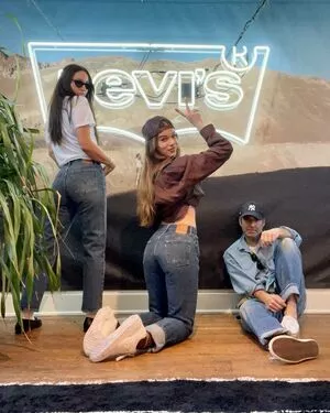 Hailee Steinfeld OnlyFans Leaked Free Thumbnail Picture - #0hAyKQrbzT