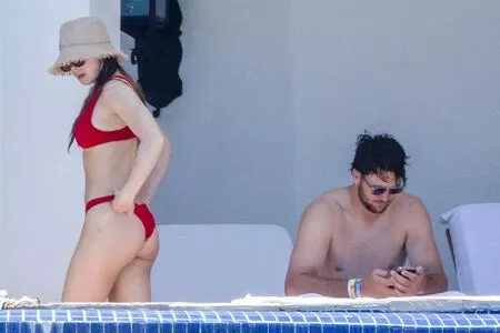 Hailee Steinfeld OnlyFans Leaked Free Thumbnail Picture - #1IiskavKo7