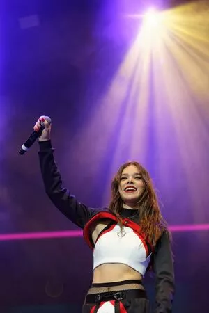 Hailee Steinfeld OnlyFans Leaked Free Thumbnail Picture - #1TQfmpYz18