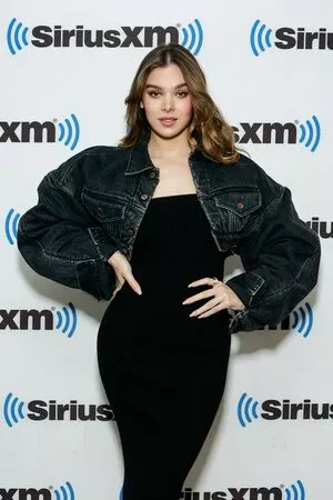 Hailee Steinfeld OnlyFans Leaked Free Thumbnail Picture - #1vWYFQKpZ3
