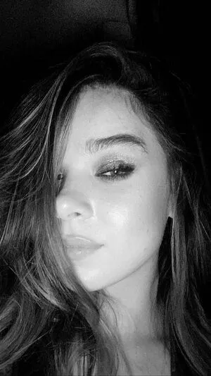 Hailee Steinfeld OnlyFans Leaked Free Thumbnail Picture - #34VYFZpDlO