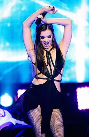 Hailee Steinfeld OnlyFans Leaked Free Thumbnail Picture - #3Tveq7NevU