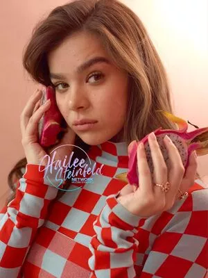 Hailee Steinfeld OnlyFans Leaked Free Thumbnail Picture - #4N5XO6kOqz