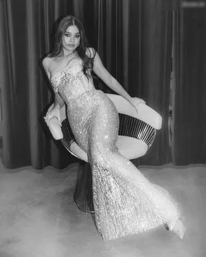 Hailee Steinfeld OnlyFans Leaked Free Thumbnail Picture - #4als1Uhwbm