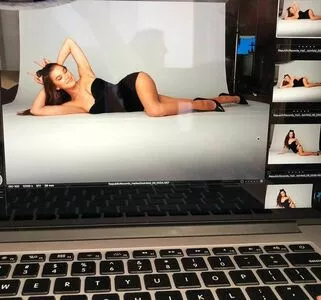 Hailee Steinfeld OnlyFans Leaked Free Thumbnail Picture - #4xsFF00xKa