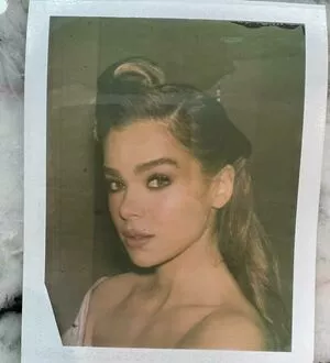 Hailee Steinfeld OnlyFans Leaked Free Thumbnail Picture - #5UqCYbAs2F