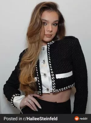 Hailee Steinfeld OnlyFans Leaked Free Thumbnail Picture - #63oCCMHxs1