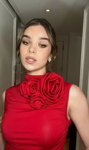 Hailee Steinfeld OnlyFans Leaked Free Thumbnail Picture - #6GOm3CRNRF