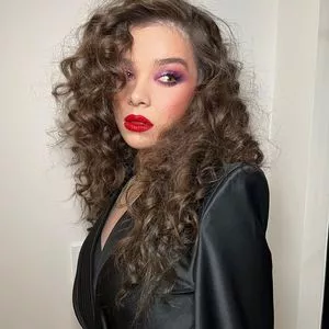 Hailee Steinfeld OnlyFans Leaked Free Thumbnail Picture - #6b6UFjfGeI