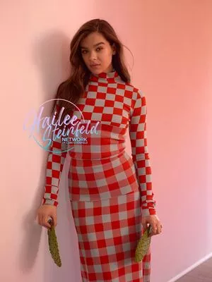 Hailee Steinfeld OnlyFans Leaked Free Thumbnail Picture - #7NLgyHQgBk