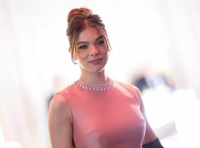 Hailee Steinfeld OnlyFans Leaked Free Thumbnail Picture - #814bUnku6v