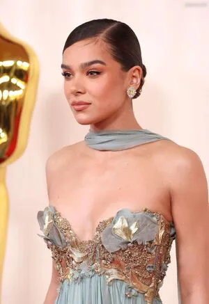 Hailee Steinfeld OnlyFans Leaked Free Thumbnail Picture - #8AgnJGjYbe