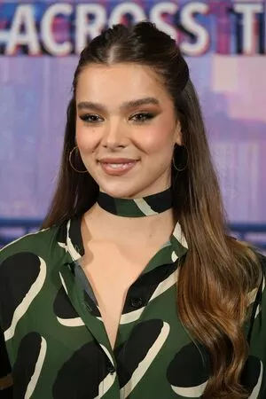 Hailee Steinfeld OnlyFans Leaked Free Thumbnail Picture - #Av9OOKBG6w